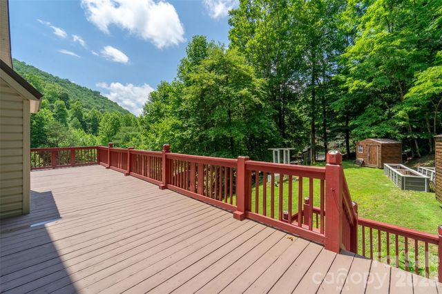 77 Pigeon Creek Trail, Bryson City, NC 28713