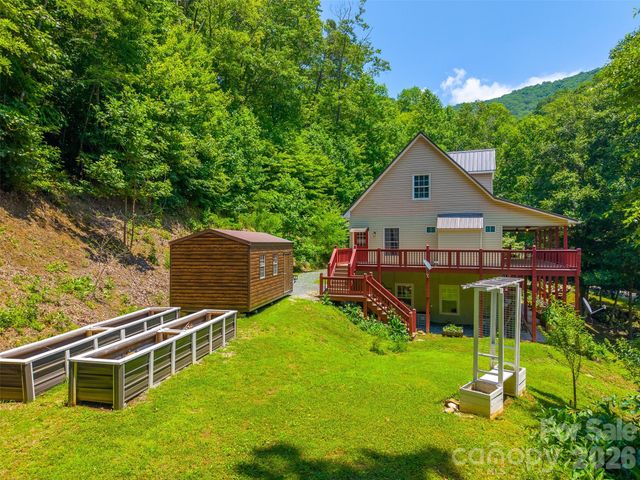 77 Pigeon Creek Trail, Bryson City, NC 28713