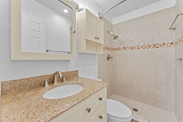 2801 W PLATT STREET, Tampa, FL 33609