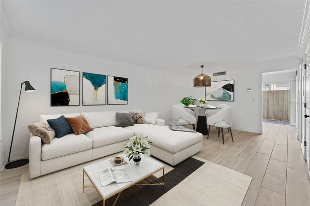 2801 W PLATT STREET, Tampa, FL 33609