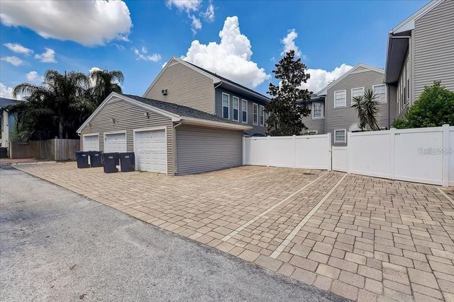 2801 W PLATT STREET, Tampa, FL 33609