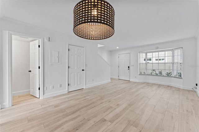 2801 W PLATT STREET, Tampa, FL 33609