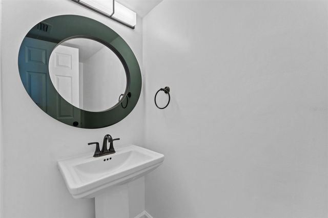 2801 W PLATT STREET, Tampa, FL 33609