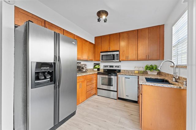 2801 W PLATT STREET, Tampa, FL 33609