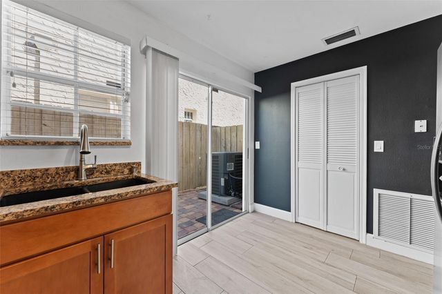 2801 W PLATT STREET, Tampa, FL 33609