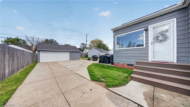 16168 Brinbourne Avenue, Middleburg Heights, OH 44130