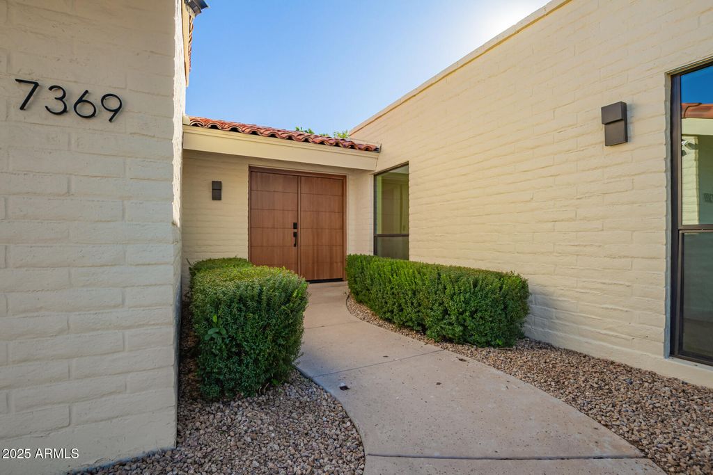 7369 E KRALL Street, Scottsdale, AZ 85250