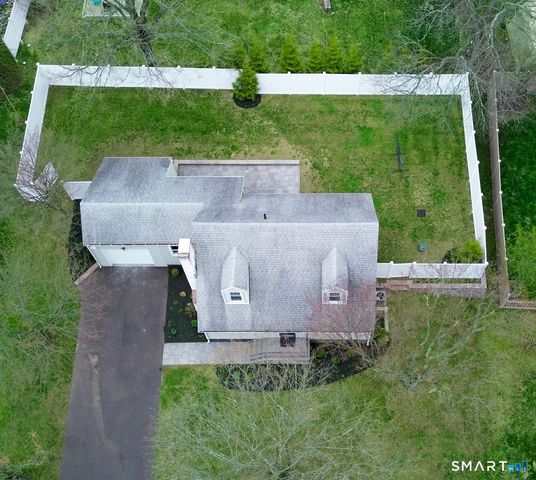 18 Maple Street, Trumbull, CT 06611