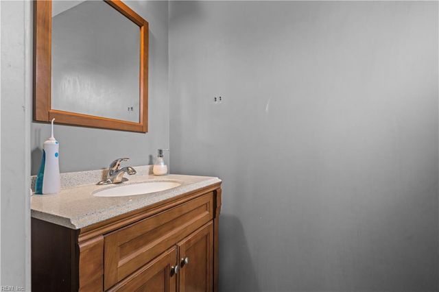 218 Logan DR, Portsmouth, VA 23701