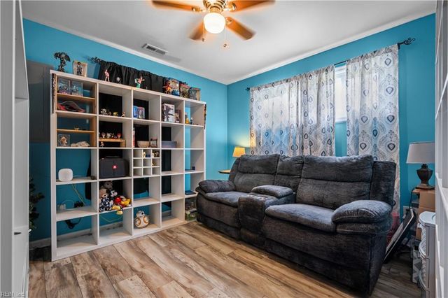 218 Logan DR, Portsmouth, VA 23701
