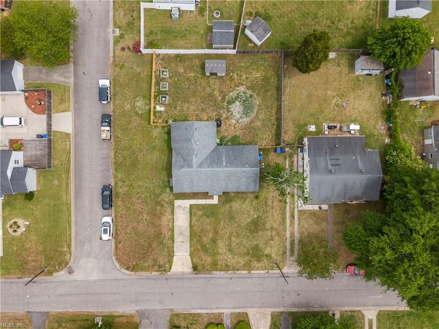 218 Logan DR, Portsmouth, VA 23701
