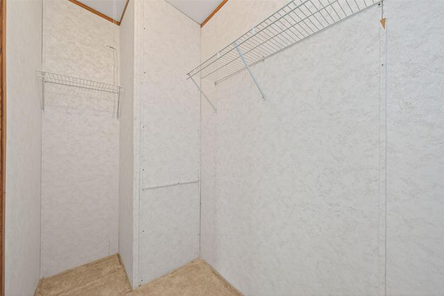 121 E Oak Shadows, Onalaska, TX 77360