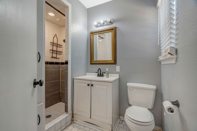 810 Arthur Drive, Arlington, TX 76013
