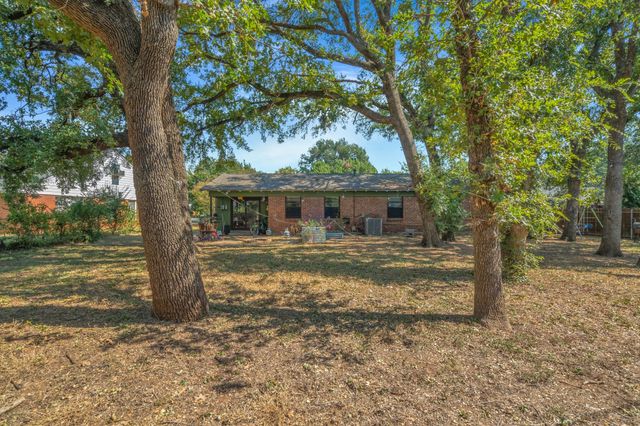 810 Arthur Drive, Arlington, TX 76013