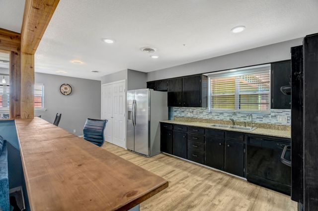 810 Arthur Drive, Arlington, TX 76013
