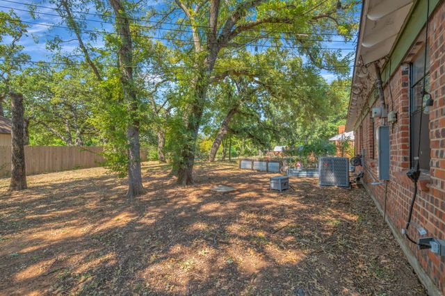 810 Arthur Drive, Arlington, TX 76013