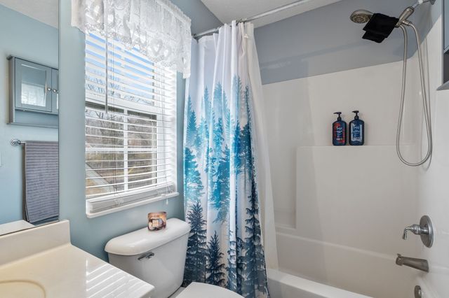 2080 Stanford Village Dr, Antioch, TN 37013