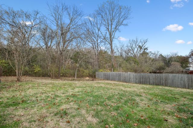 2080 Stanford Village Dr, Antioch, TN 37013
