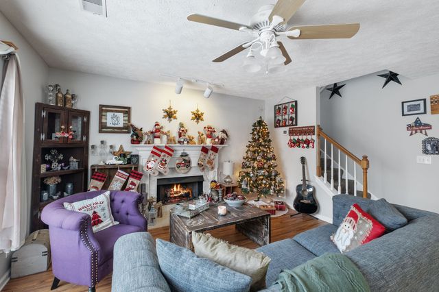 2080 Stanford Village Dr, Antioch, TN 37013