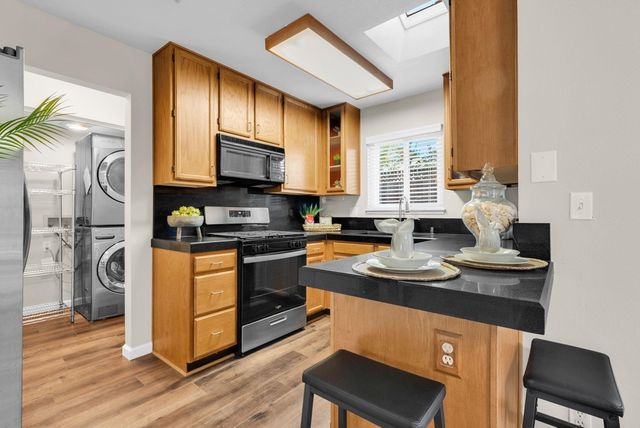 19631 Medford Cir 4, Hayward, CA 94541