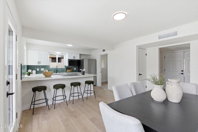 2211 W WINDROSE Drive, Phoenix, AZ 85029