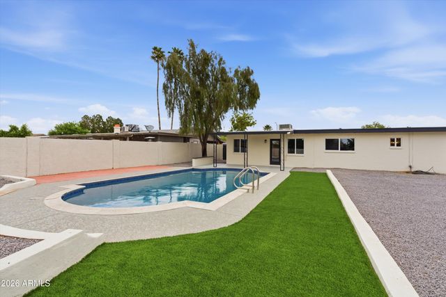 2211 W WINDROSE Drive, Phoenix, AZ 85029