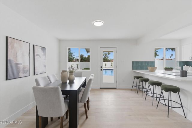 2211 W WINDROSE Drive, Phoenix, AZ 85029