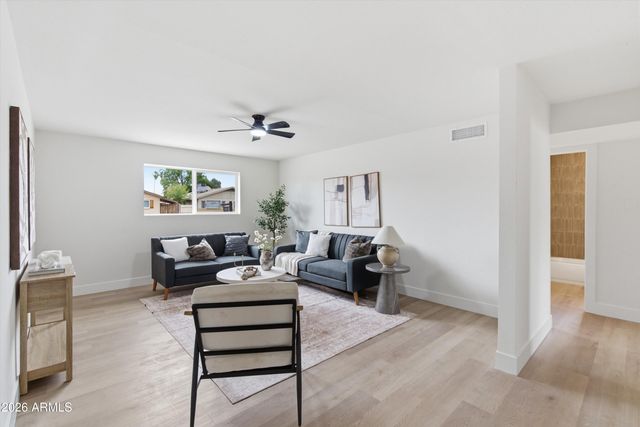 2211 W WINDROSE Drive, Phoenix, AZ 85029