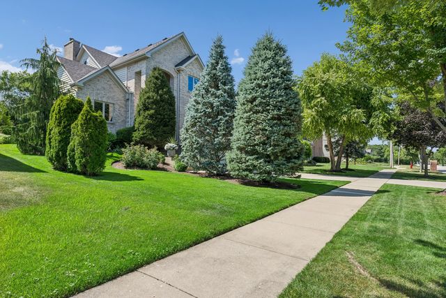 1268 N Palos Avenue, Palatine, IL 60067