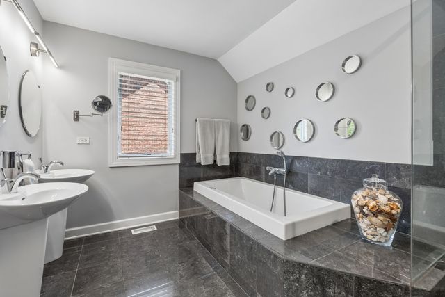 1268 N Palos Avenue, Palatine, IL 60067