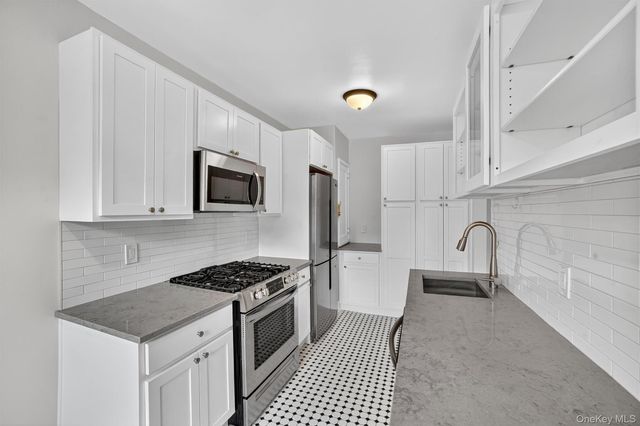 294 Bronxville Road 4C, Bronxville, NY 10708