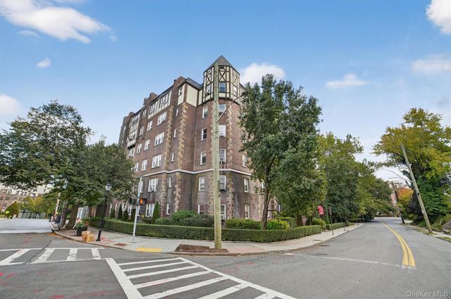 294 Bronxville Road 4C, Bronxville, NY 10708