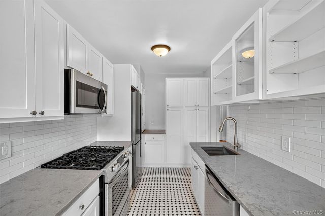 294 Bronxville Road 4C, Bronxville, NY 10708