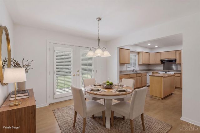 2086 Rolling Hills Boulevard, Fairfield, OH 45014
