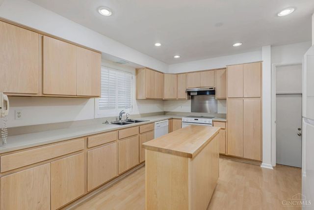 2086 Rolling Hills Boulevard, Fairfield, OH 45014