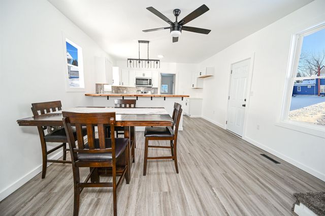 120 Prospect Street, Manchester, IA 52057