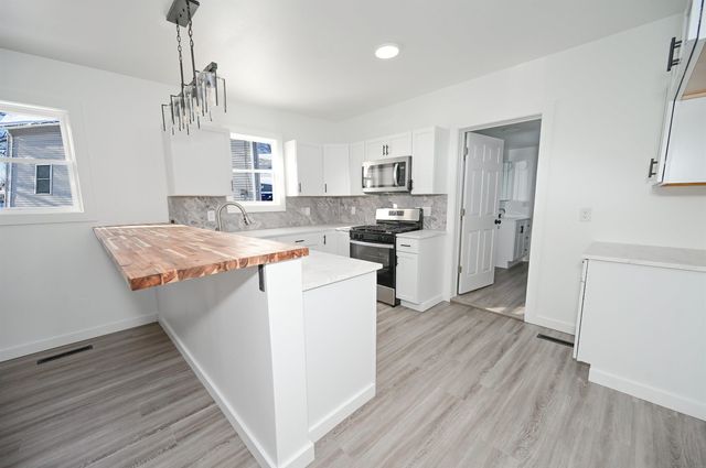 120 Prospect Street, Manchester, IA 52057