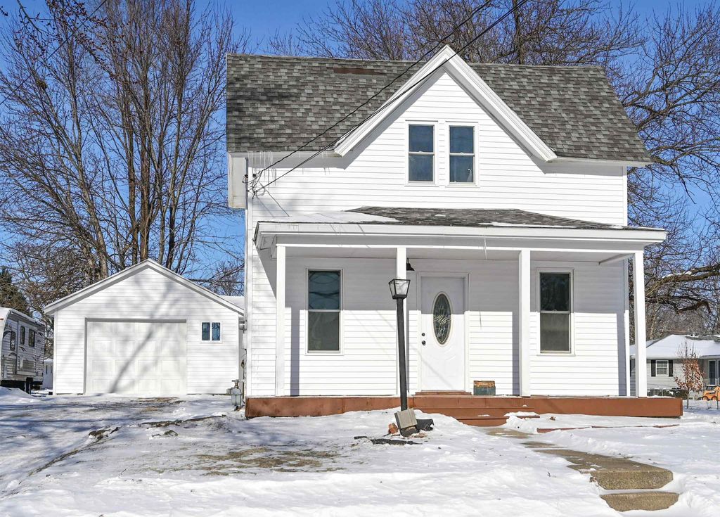 120 Prospect Street, Manchester, IA 52057