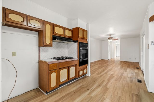 420 W Eliff Street, Siloam Springs, AR 72761
