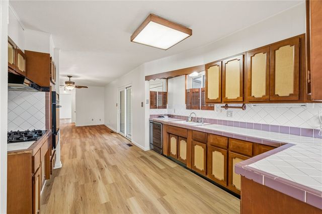 420 W Eliff Street, Siloam Springs, AR 72761