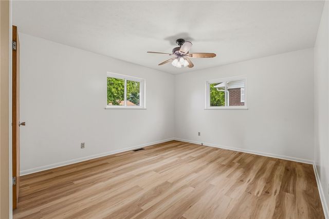 420 W Eliff Street, Siloam Springs, AR 72761