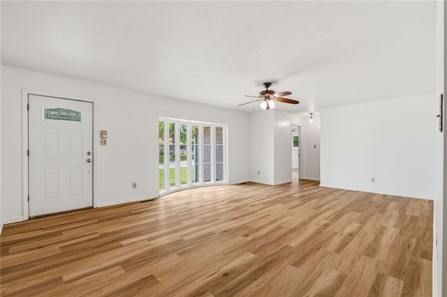 420 W Eliff Street, Siloam Springs, AR 72761