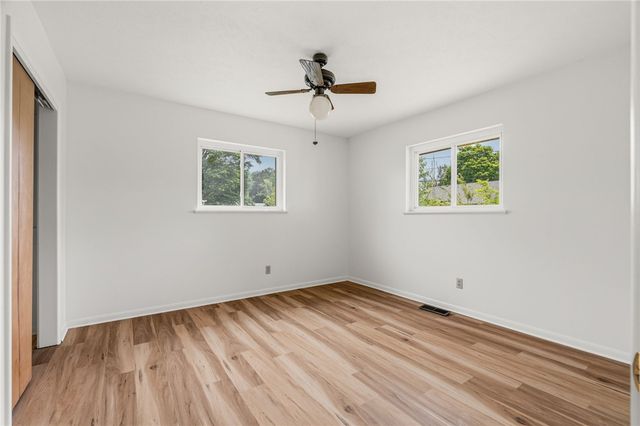 420 W Eliff Street, Siloam Springs, AR 72761