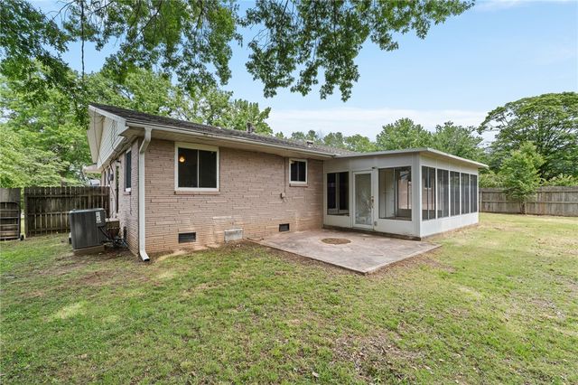 420 W Eliff Street, Siloam Springs, AR 72761