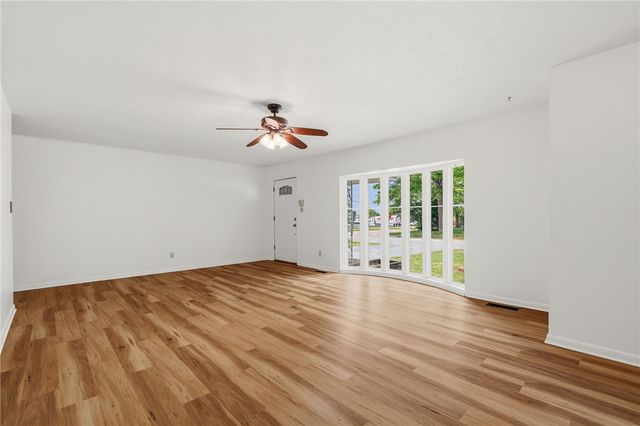 420 W Eliff Street, Siloam Springs, AR 72761