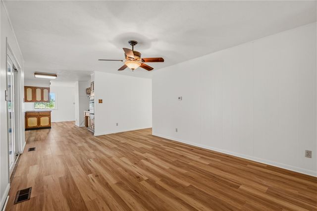420 W Eliff Street, Siloam Springs, AR 72761