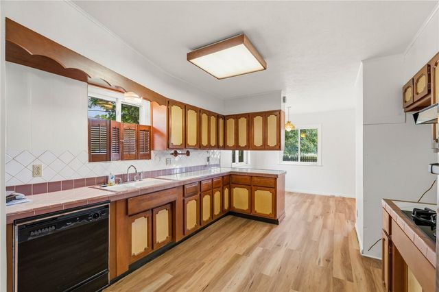420 W Eliff Street, Siloam Springs, AR 72761
