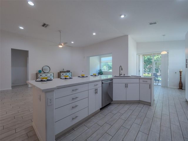 6721 OAK MANOR DRIVE, Lakewood Ranch, FL 34202