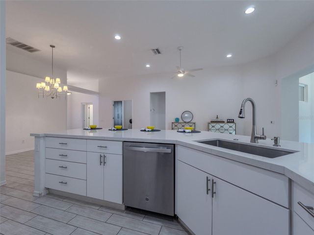 6721 OAK MANOR DRIVE, Lakewood Ranch, FL 34202