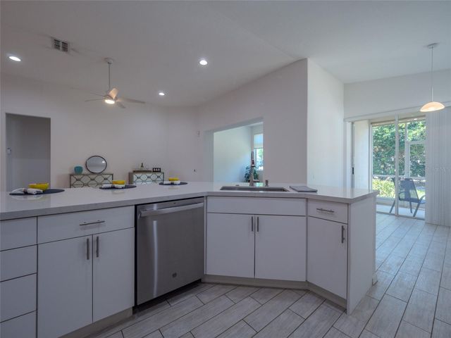 6721 OAK MANOR DRIVE, Lakewood Ranch, FL 34202